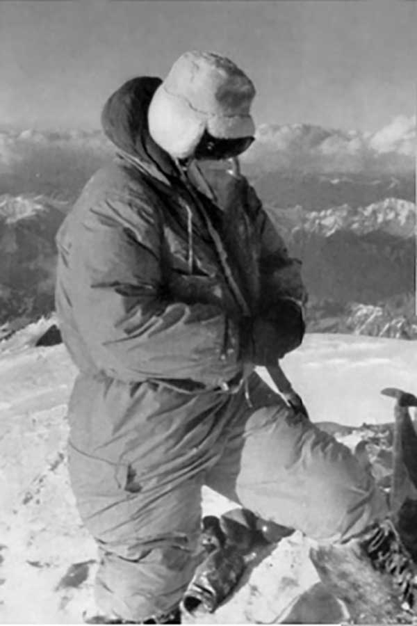 Achille Compagnoni na szczycie K2
