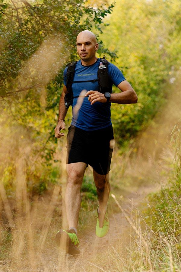 Inov-8 Trailfly Ultra G 300 Max dają doskonałą przyczepność na luźnym podłożu.