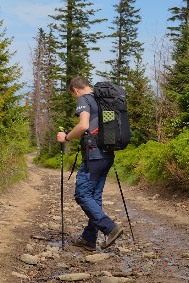 Tatonka Hike Pack 27 to świetny wybór na krótkie górskie wędrówki. 