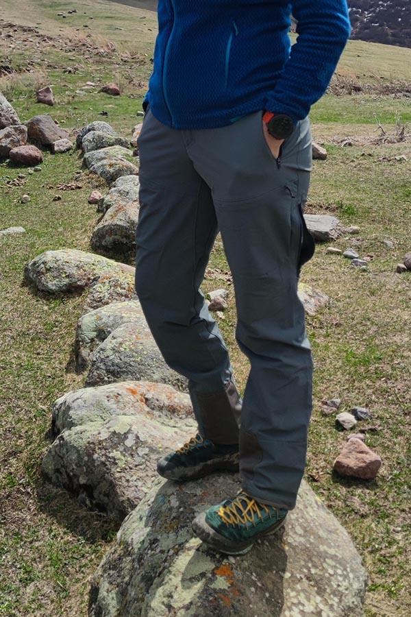 Test Patagonia - Otwory wentylacyjne na nogawkach pozwalają na wygodne regulowanie temperatury w miarę potrzeb. 
