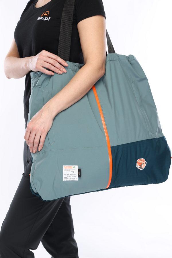 Kiedyś kurtka, dzisiaj torba na ramię. 8a Upcycling daje produktom outdoorowym szansę zostania z nami na dłużej.