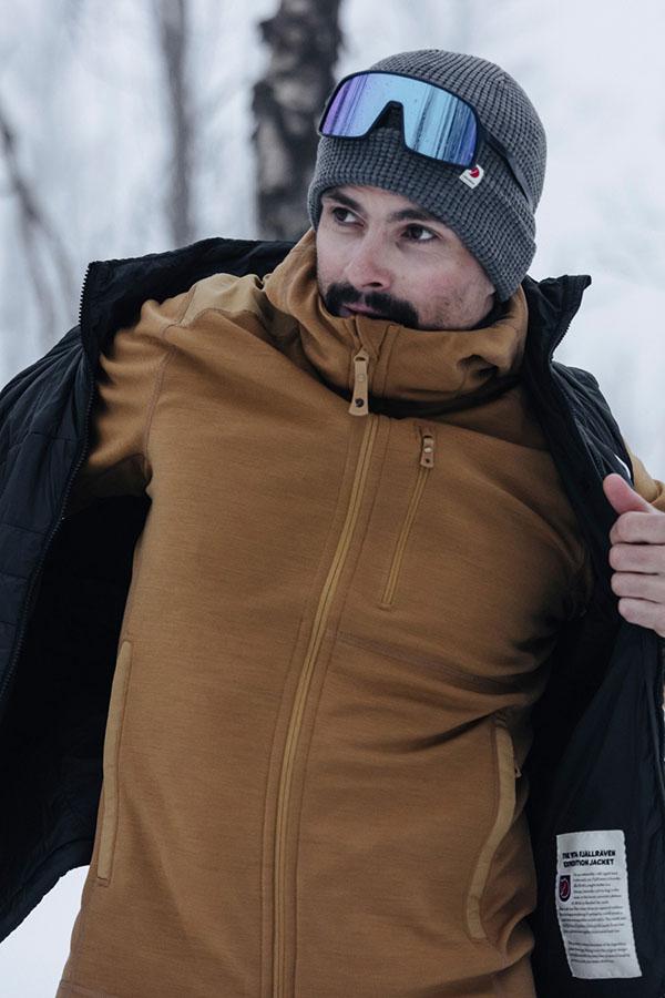 Odpowiednie do warunków atmosferycznych ubrania to klucz do udanej wyprawy.