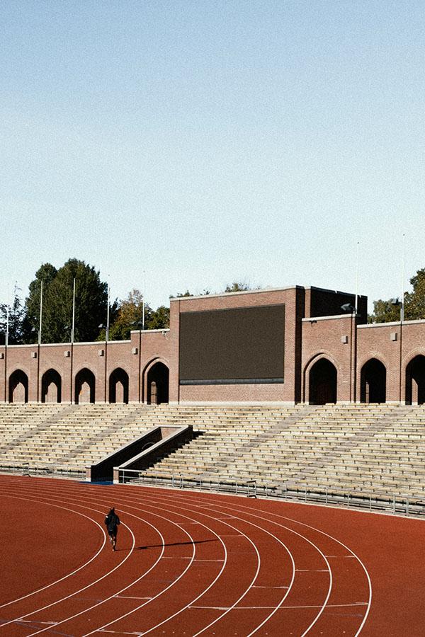 Biegacze trenujący na stadionie lekkoatletycznym cenią zegarki do biegania Coros za funkcję Track Mode, umożliwiającą precyzyjny pomiar kolejnych okrążeń.