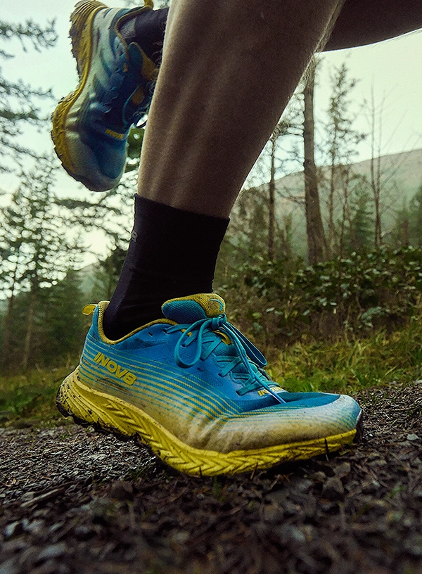 Buty biegowe marki Inov-8.