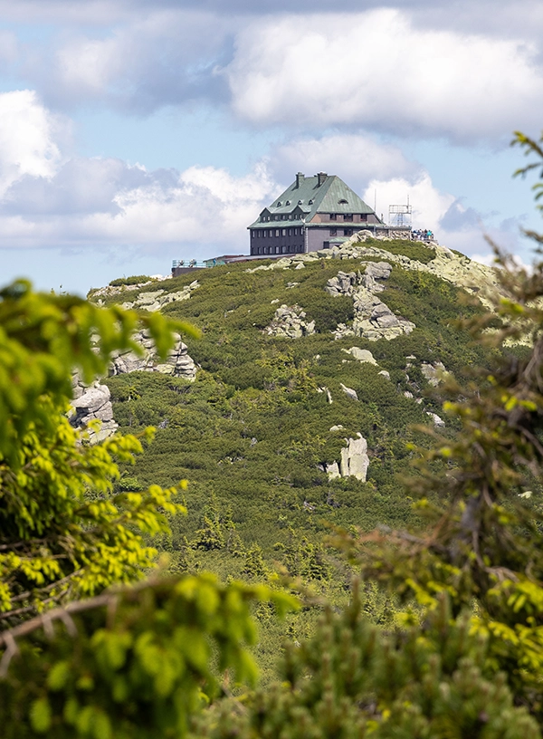 Widok na Schronisko Szrenica.