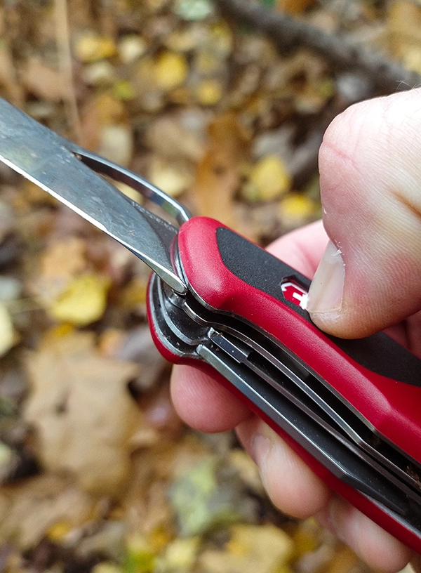 Blokada ostrza w Victorinox RangerGrip 79
