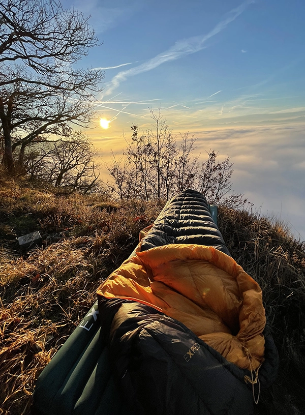 Widok na śpiwór oraz matę Exped.