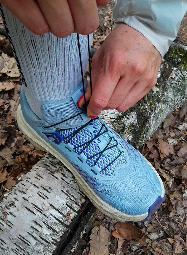 System szybkiego sznurowania w modelu Salomon Ultra Glide 4.