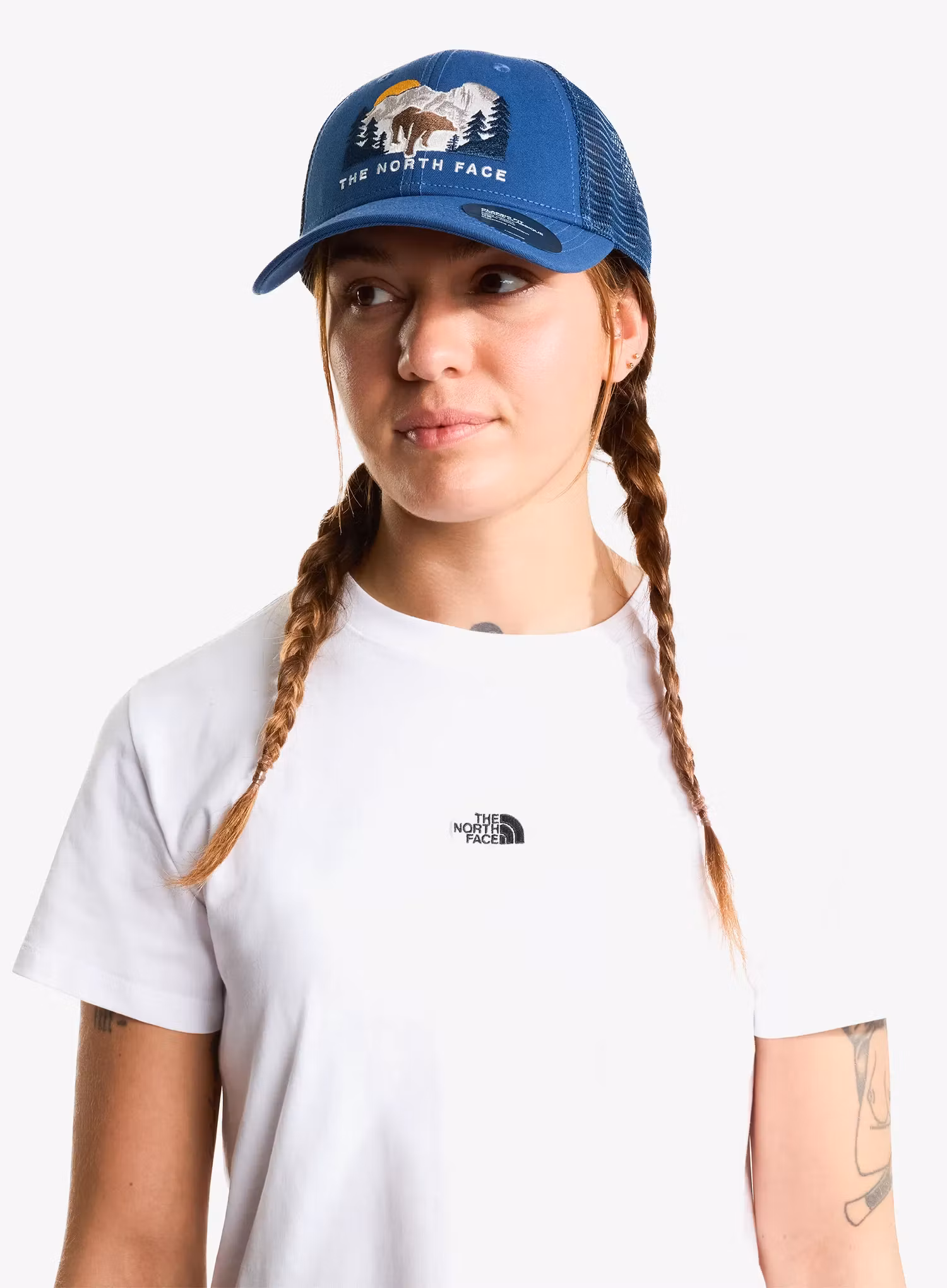 Czapka z daszkiem The North Face Embroidered Mudder Trucker - blue/bear graphic