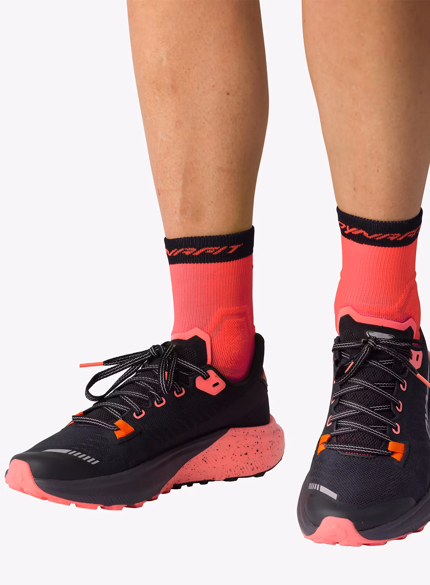 Skarpety biegowe Dynafit Alpine Short Socks - fluo coral