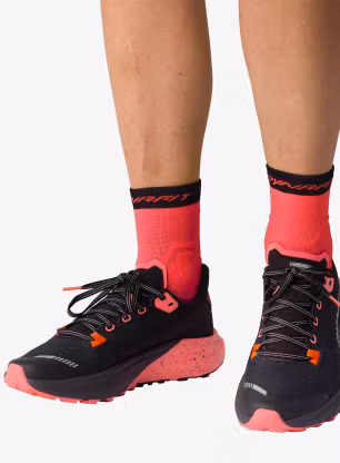 Skarpety biegowe Dynafit Alpine Short Socks - fluo coral