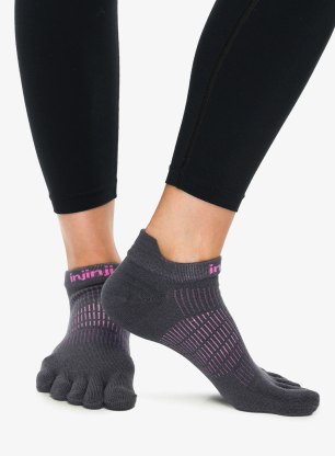Skarpety do biegania damskie Injinji Run Lightweight No-Show - charcoal