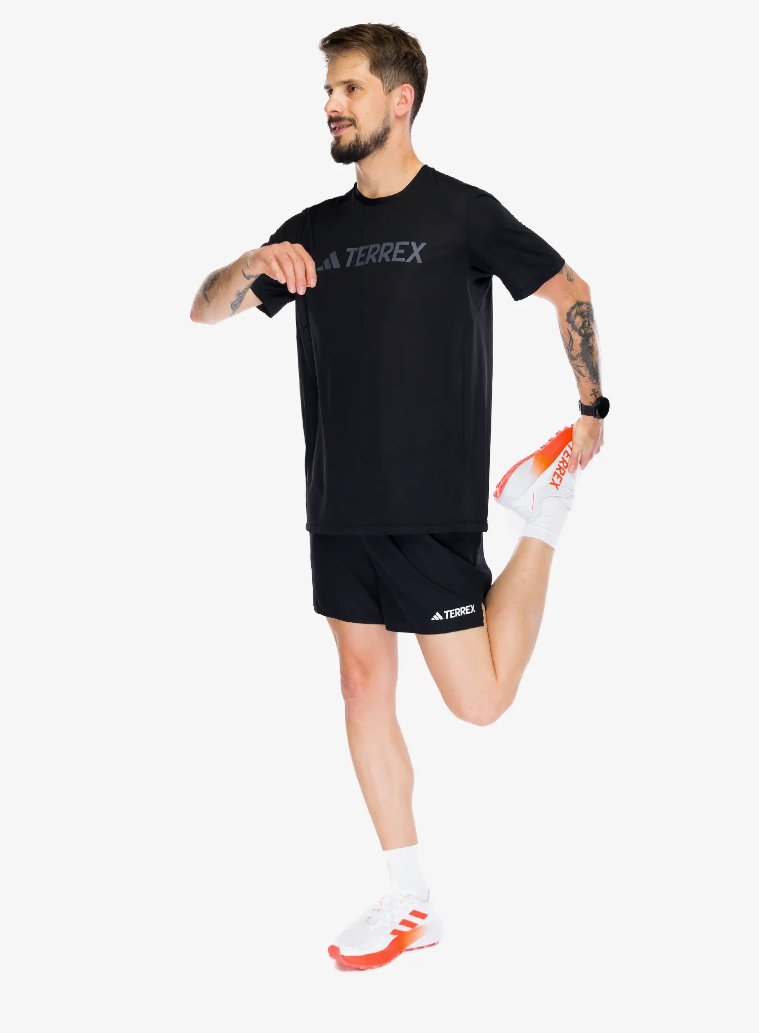 Spodenki do biegania adidas TERREX Multi Light Short - black