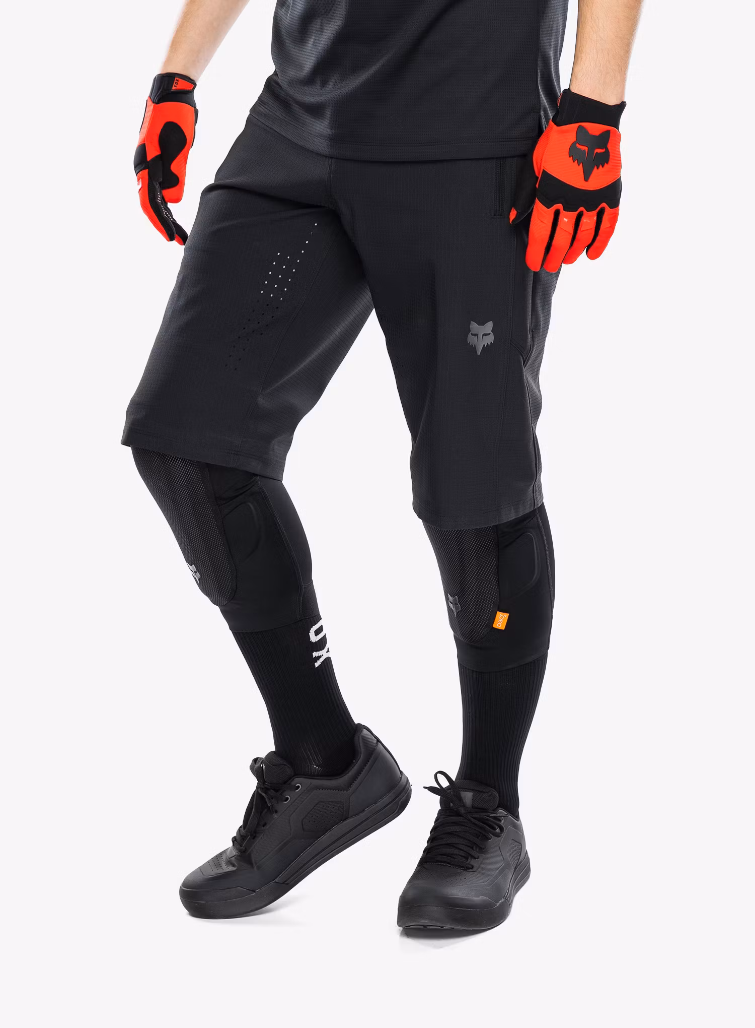 FoxDefendShort_black_879.webp